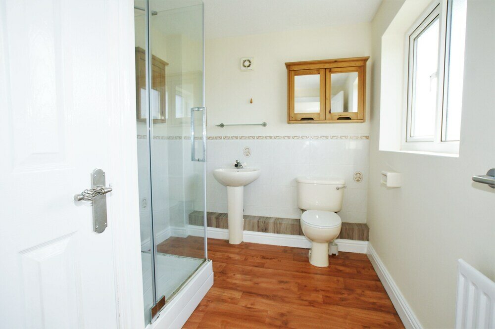 Фото 3 Bedroom Holiday Home With River Views