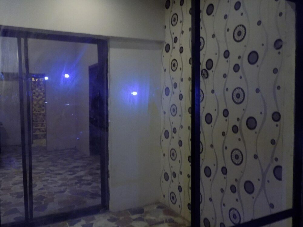 Фото Posh Apartments Bussiness Hotel