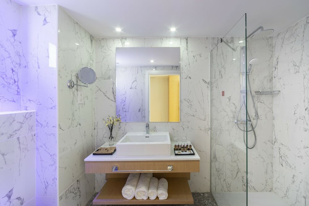 Фото Leonardo Crystal CoveHotel & Spa by the Sea