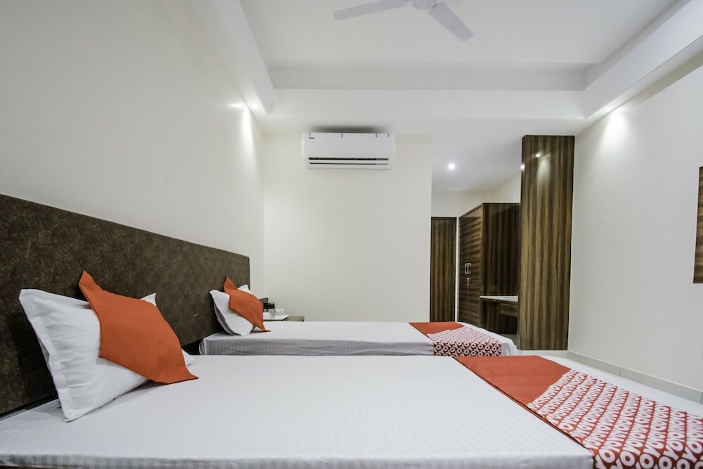 Фото Oyo 23571 Jai Bhawani