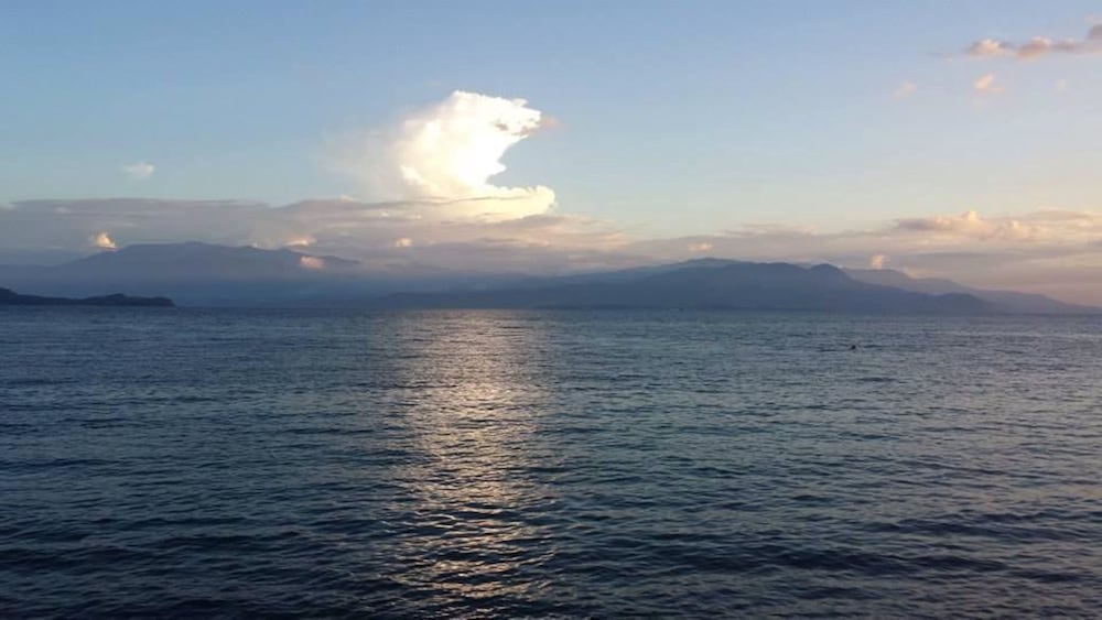 Фото Breazy Beach House