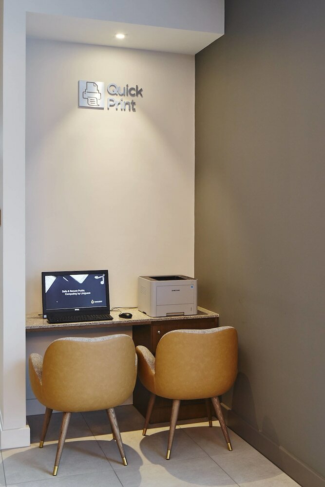 Фото Courtyard by Marriott Oxford South