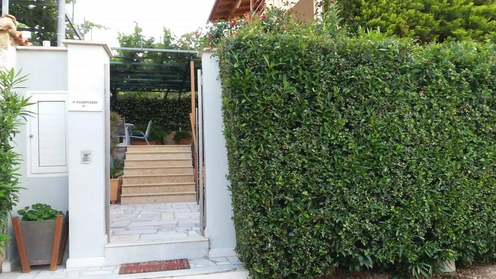 Фото Villa near Athens Airport & Rafina