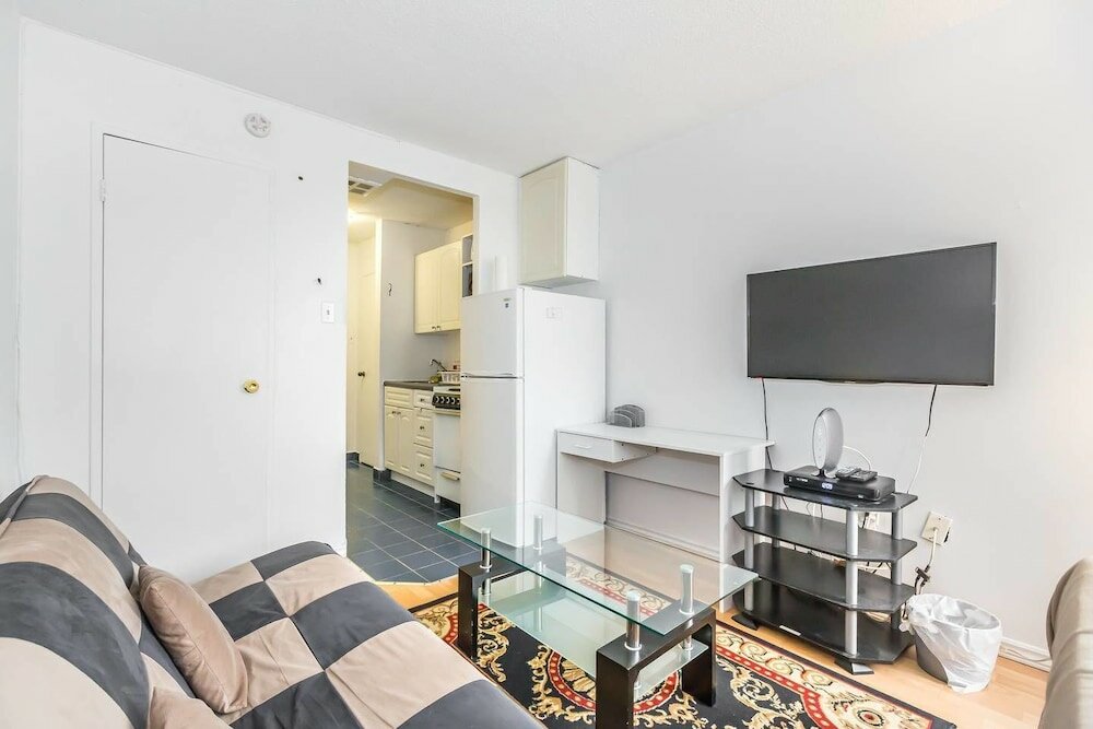 Фото New! Budget Friendly Stay in Downtown