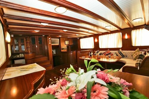 Гостиница Plaghia Charter Boat & Breakfast