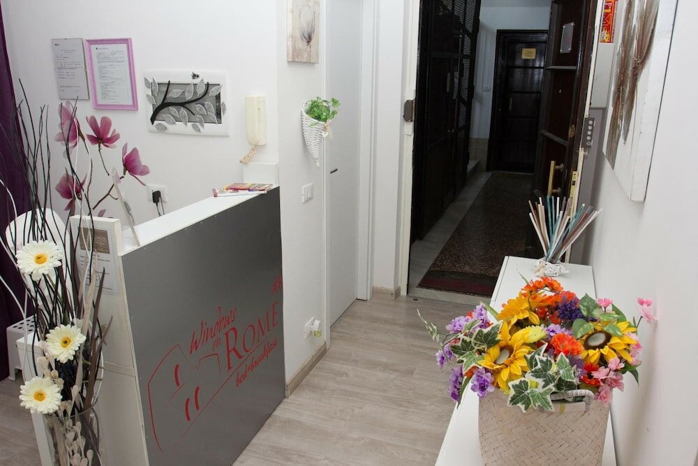 Фото Windows on Rome