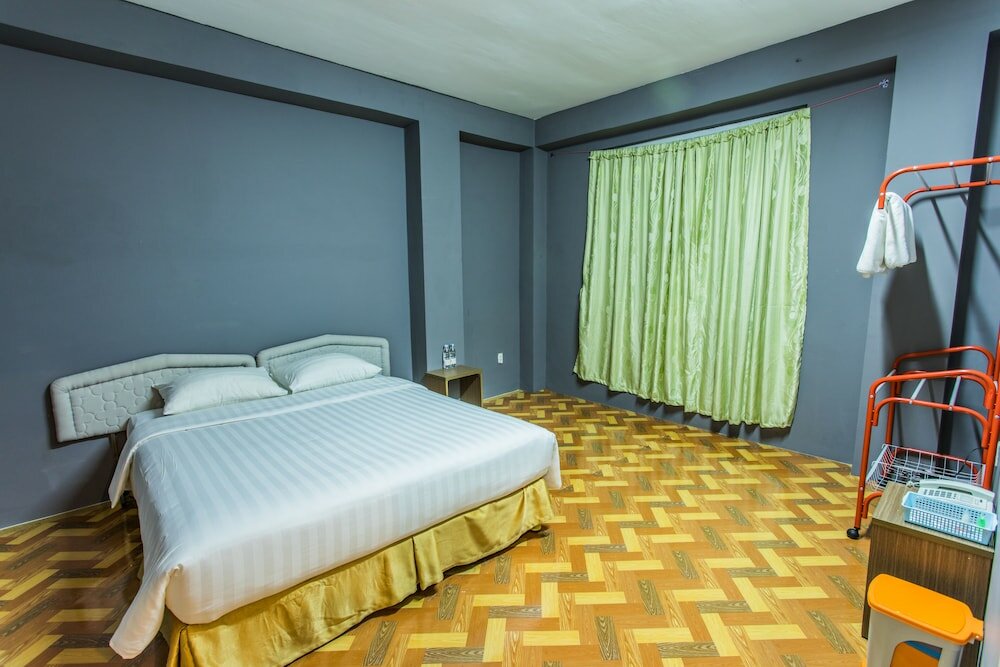 Фото Golden Gate China Town Hotel