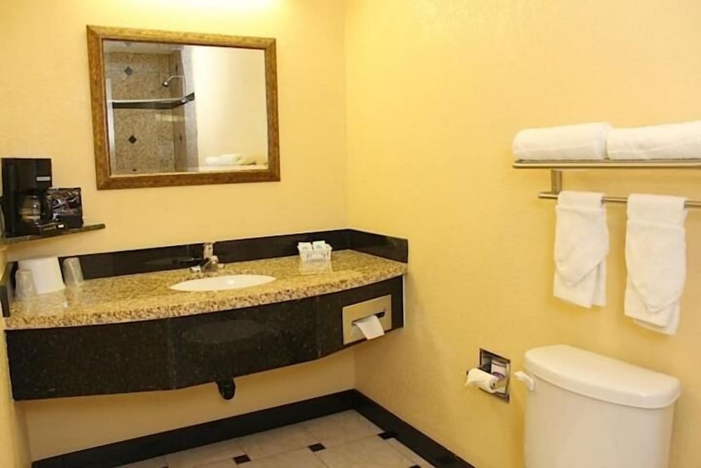 Фото Western Village Inn