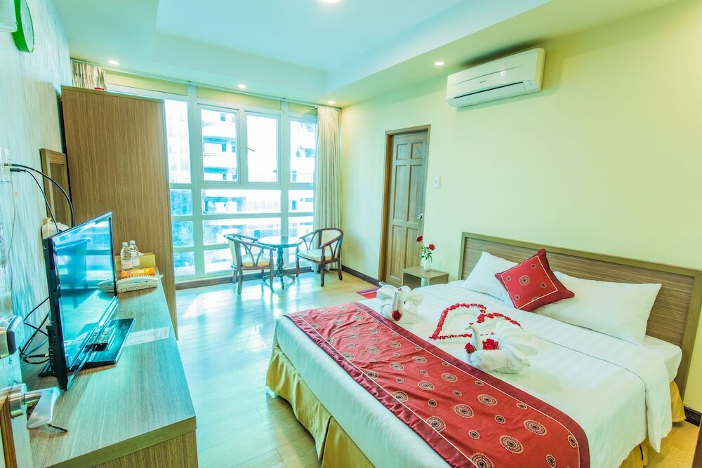 Фото Golden Gate China Town Hotel