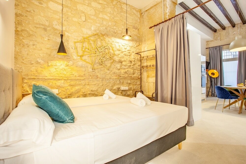 Фото MyFlats Luxury Downtown