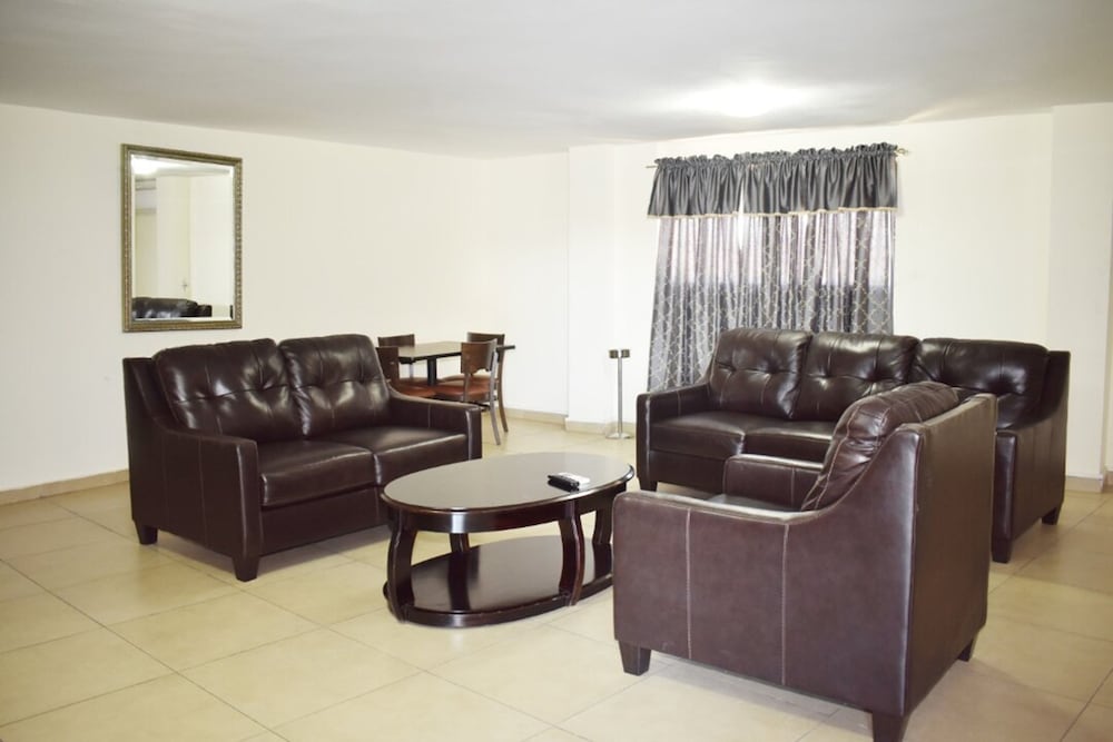 Фото Constellation Hotel