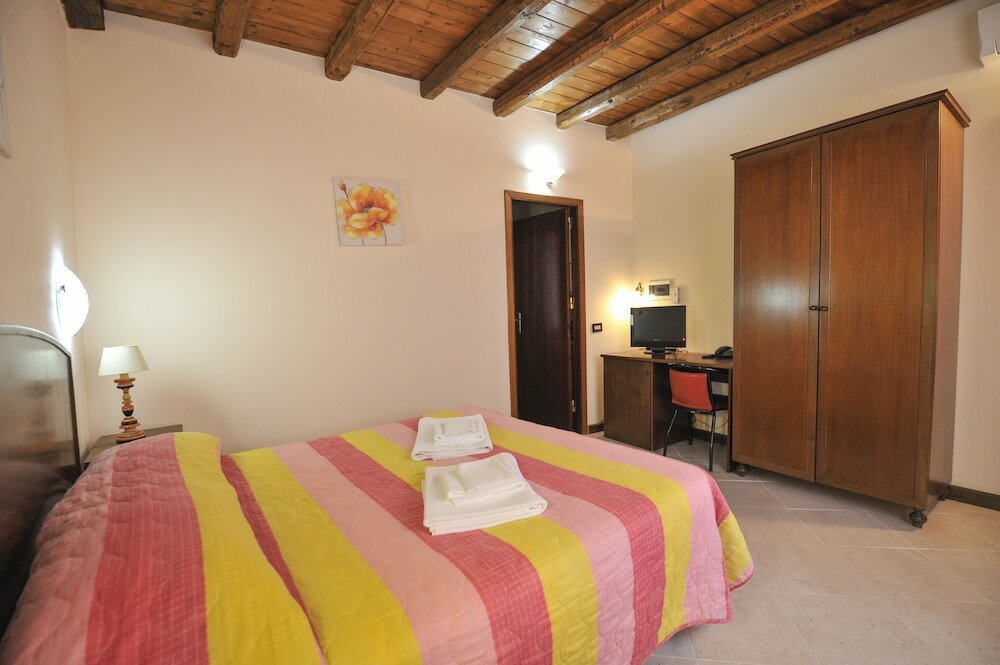 Фото Hotel Piccolo di Corduneanu Aurora