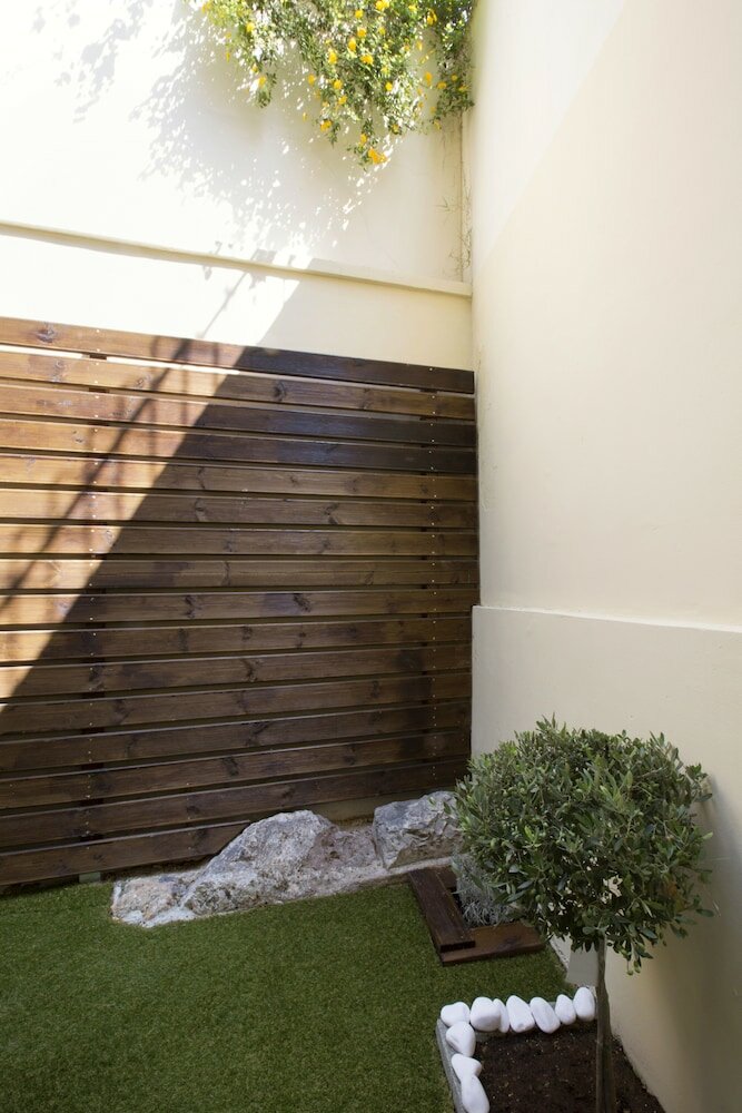 Фото Under the shade of Acropolis