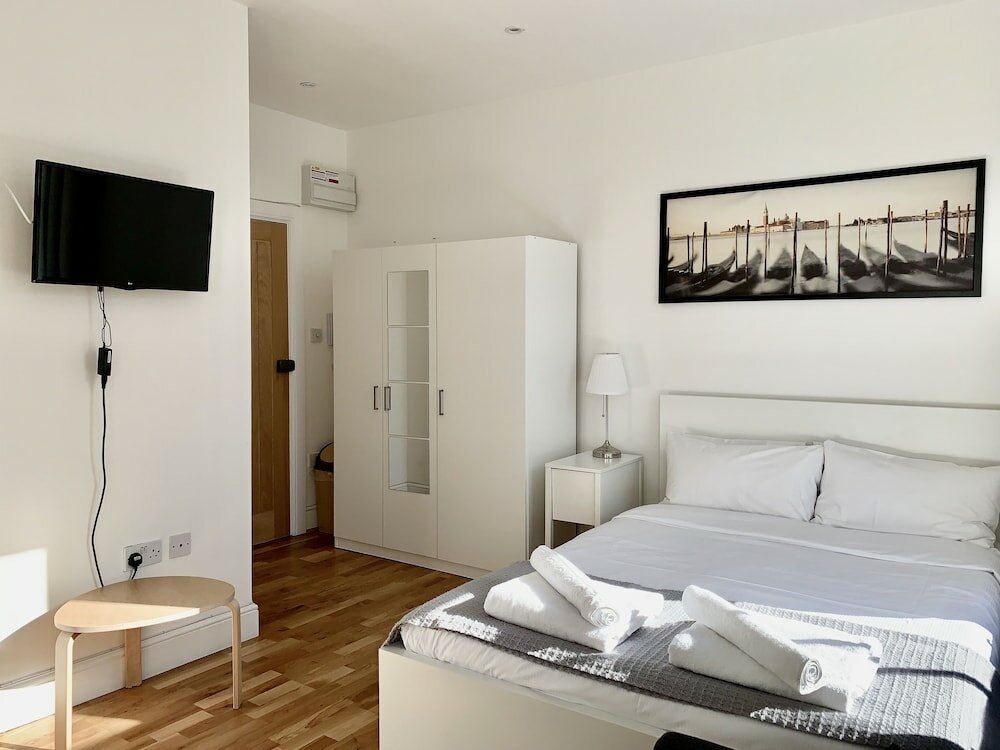 Фото Ifield Road