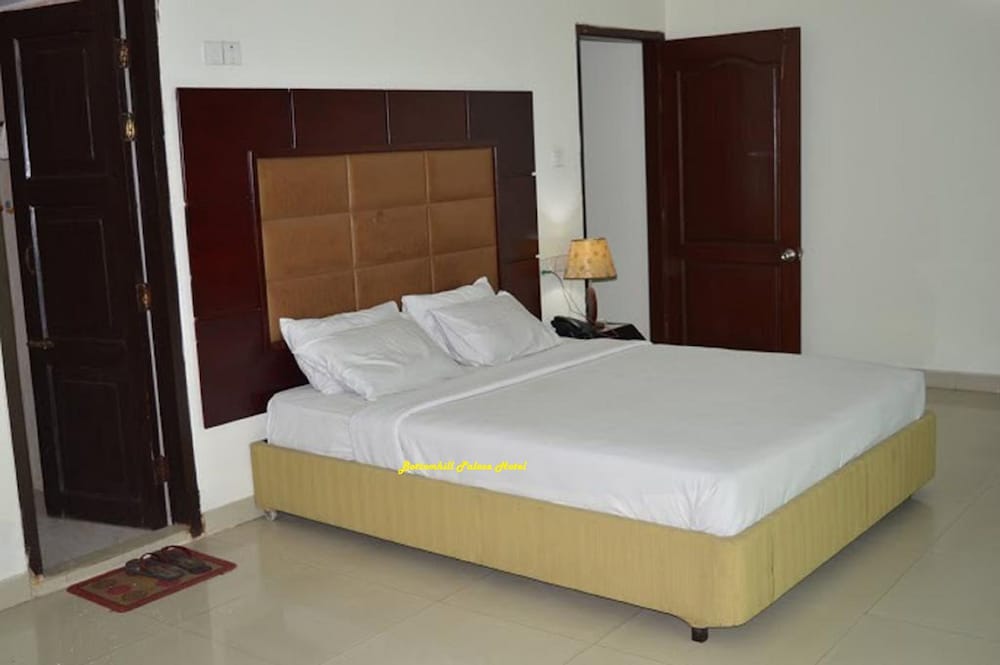 Фото Bottomhill Palace Hotel