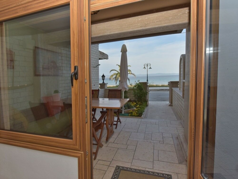 Фото Camellia House Seafront - Nea Potidea