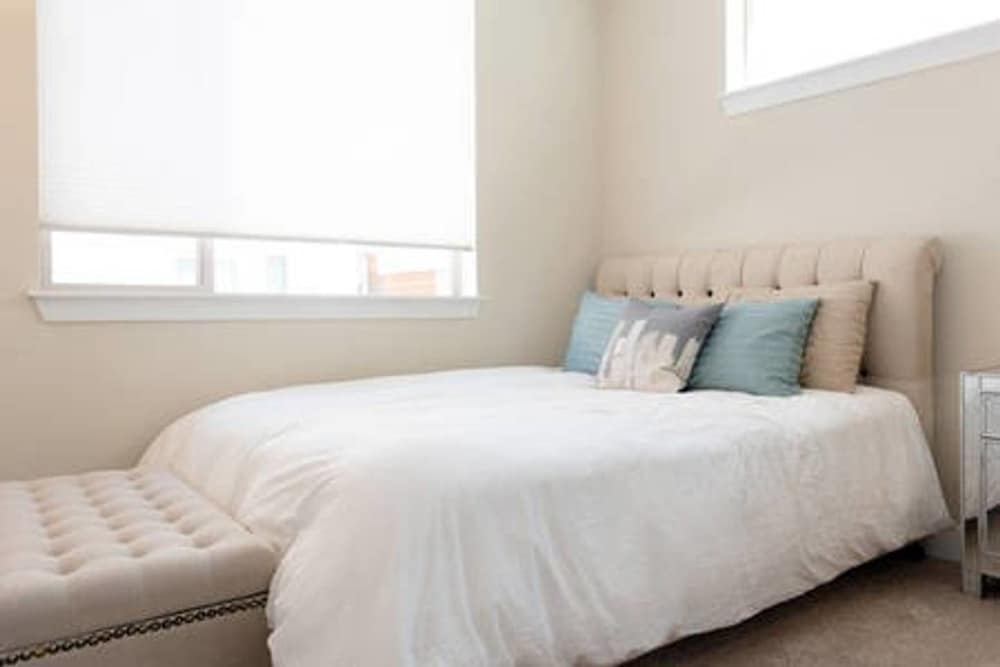 Фото The Mile High Townhome Walk to the Stadium