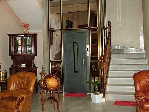 Гостиница Hotel Bouazza в Тиарете