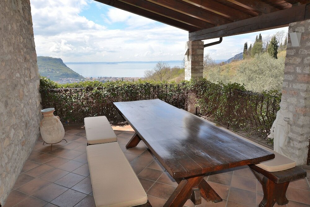 Фото Apartment With Pool Ai Pignoi 1st floor