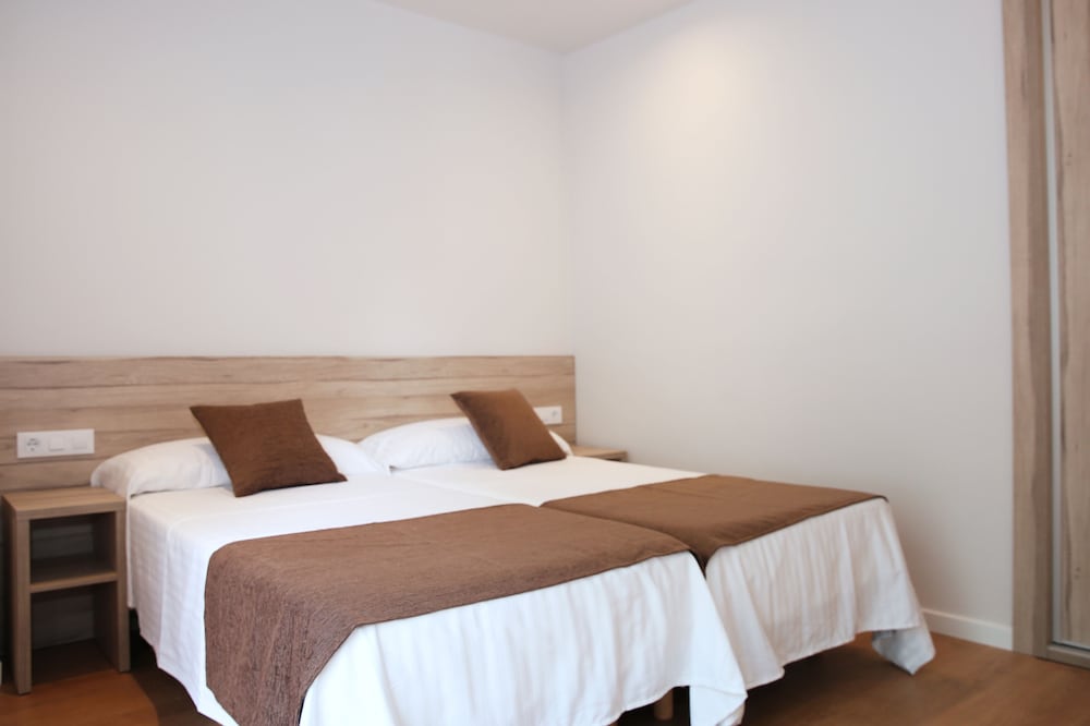 Фото Aparthotel Augusta Barcelona