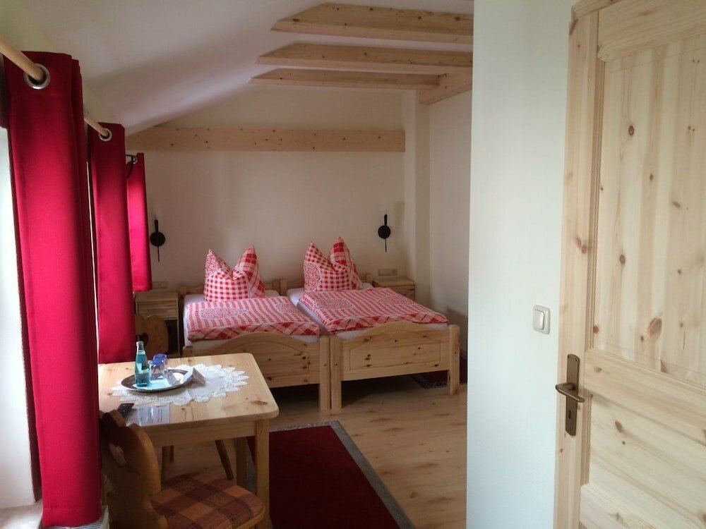 Фото Pension Zum Bauernstübl