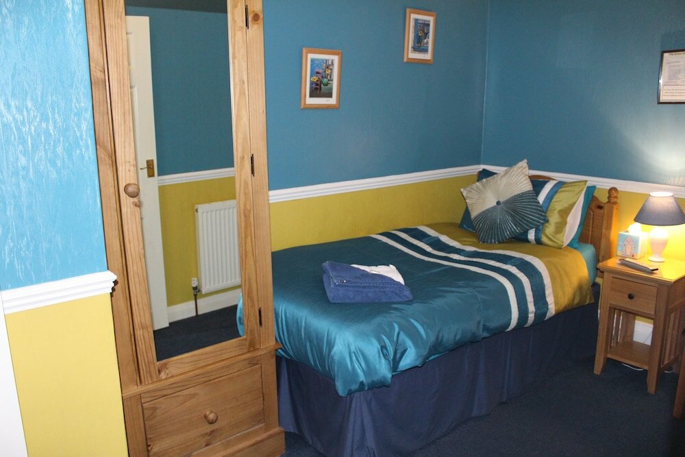 Фото Exton House