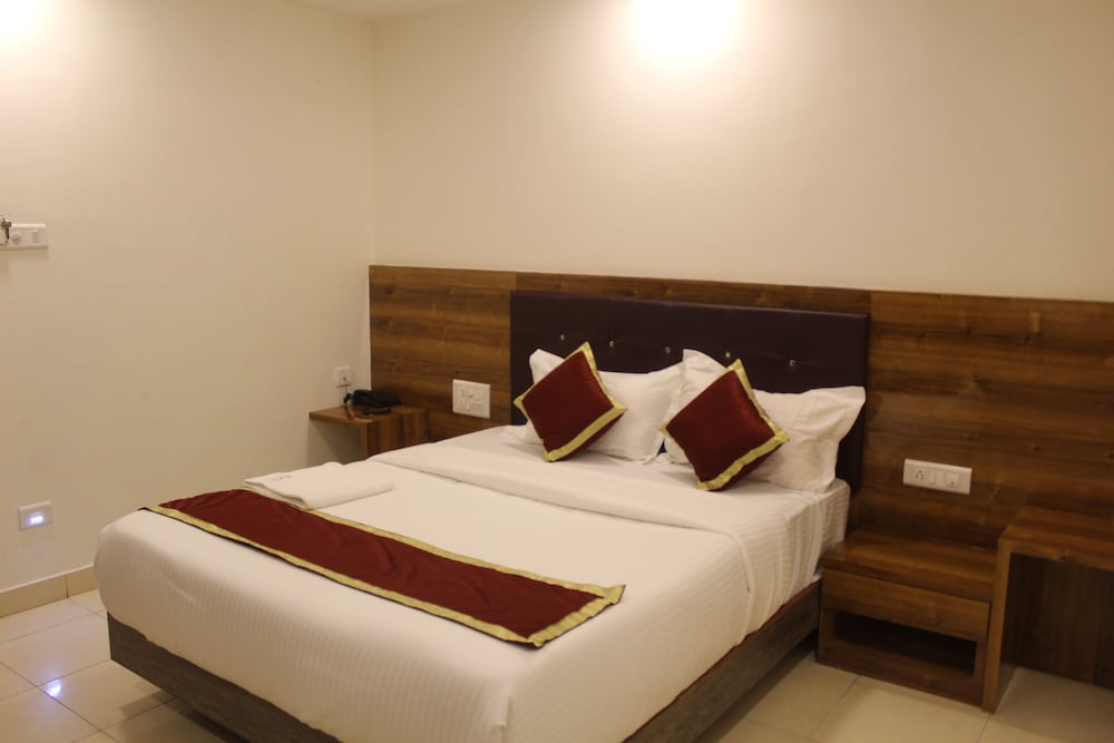 Фото Hotel Ak International Rooms