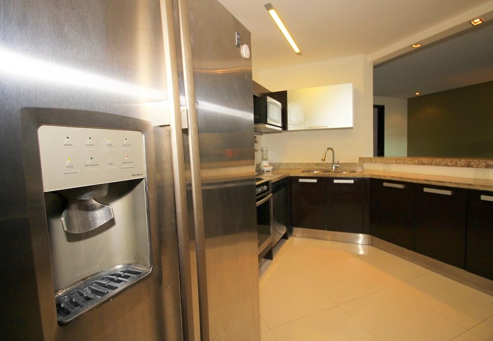 Фото Downtown Apartment Oasis 12