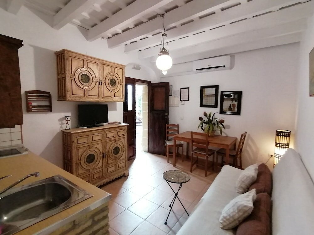Фото Apartamentos El Patio Andaluz
