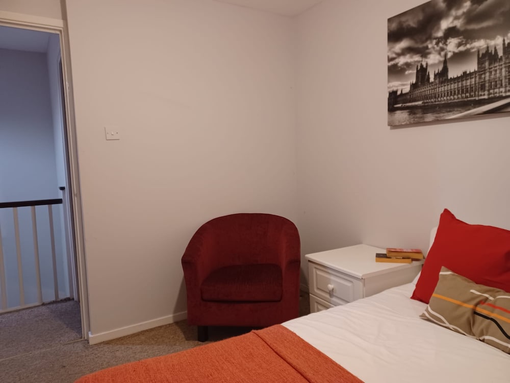 Фото Huku Kwetu - Fieldfare Green