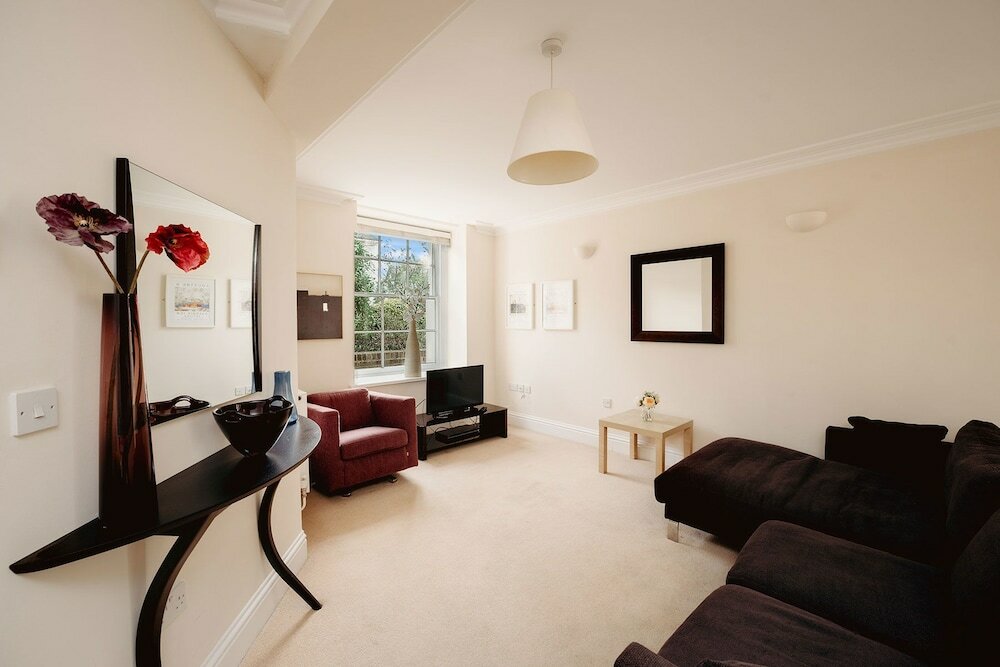 Фото Douglas House