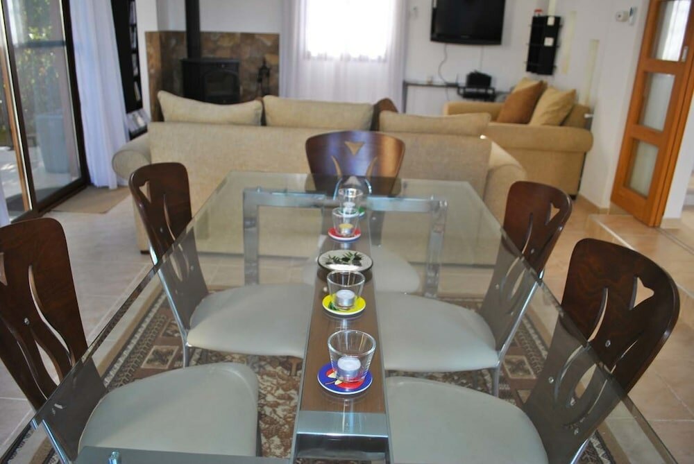 Фото Villa Brooklands by Amy Villas