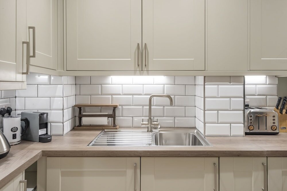 Фото Superior Stays Luxury Apartments - Bath City Centre