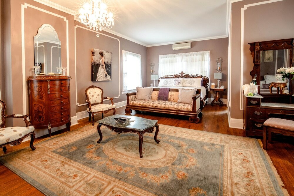 Фото Mathis House, A Victorian Bed & Breakfast and Tea Room at 600 Main