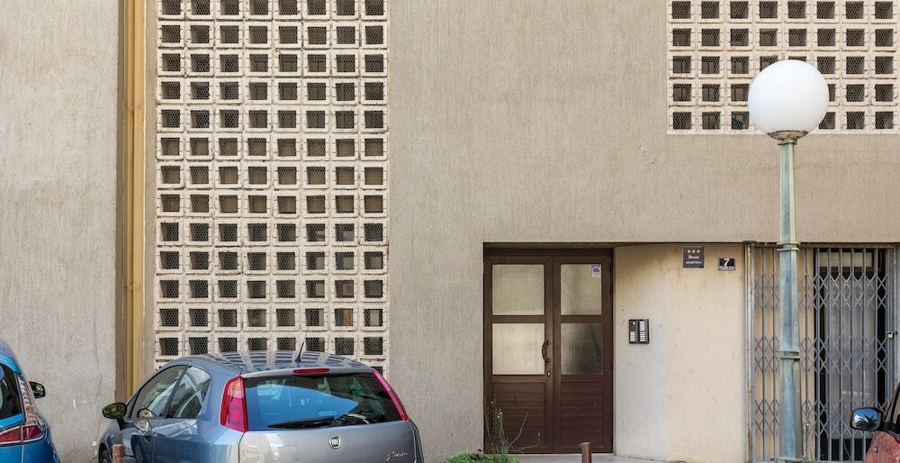 Фото Spacious & Clean Condo near Beach