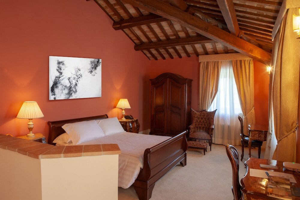 Фото Borgo Pilotti Hotel & Restaurant