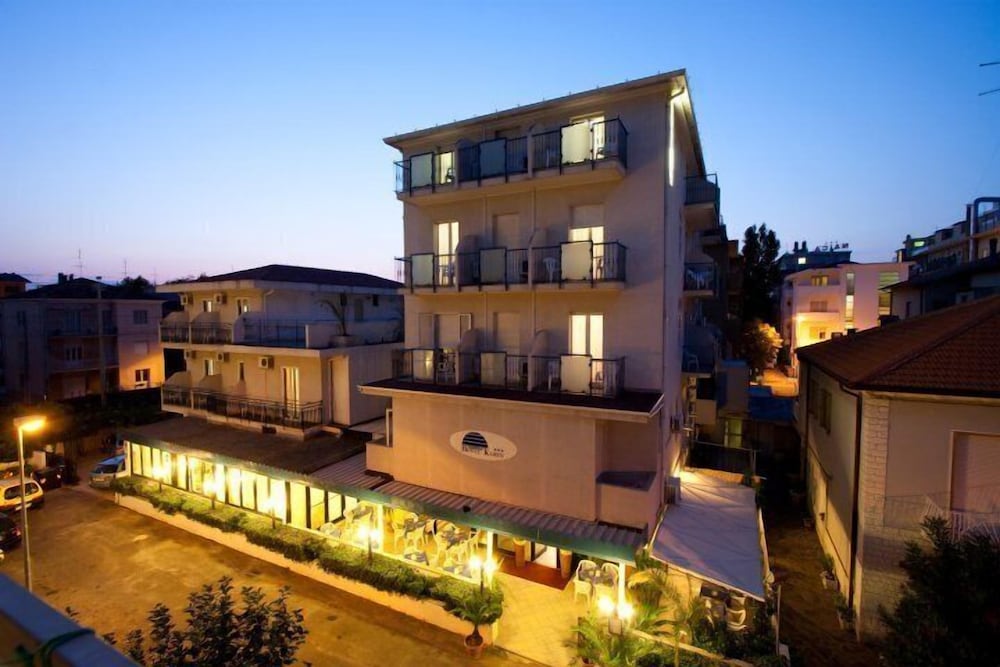 Фото отеля 5