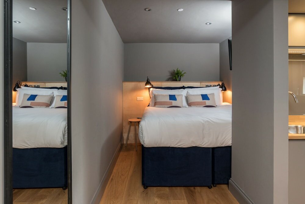 Фото Hiding Space - Trim Street Apartments