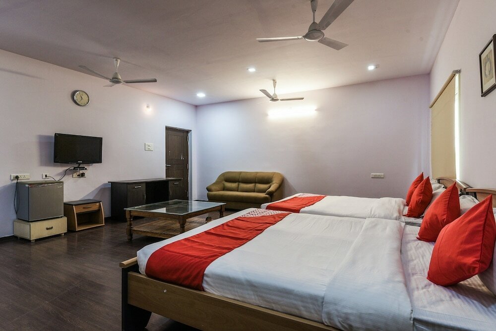 Фото Oyo 16633 Green City Club House