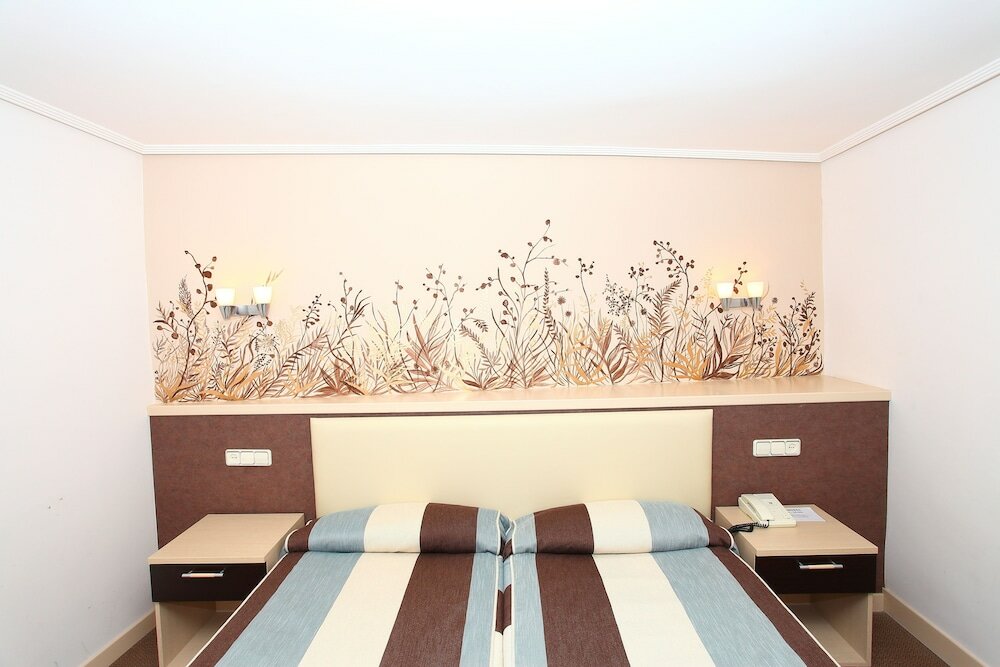 Фото Hotel Monasterio de Leyre