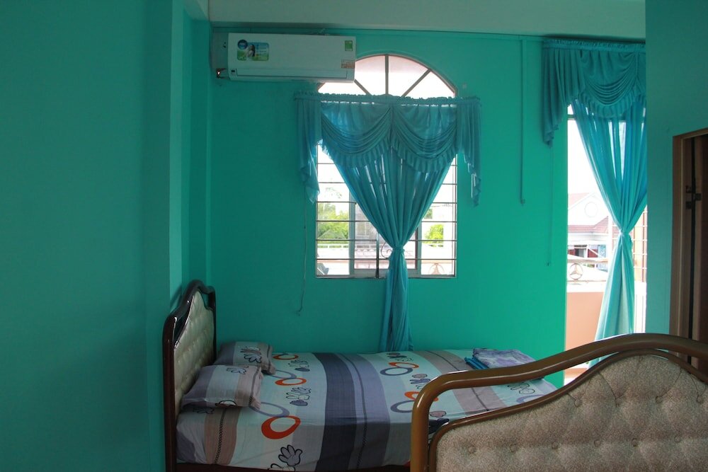 Фото Huynh Huong Guesthouse