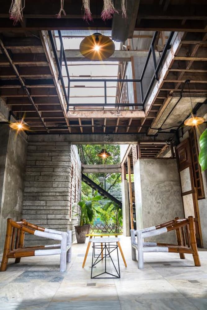 Фото The Flying Fish Hostel