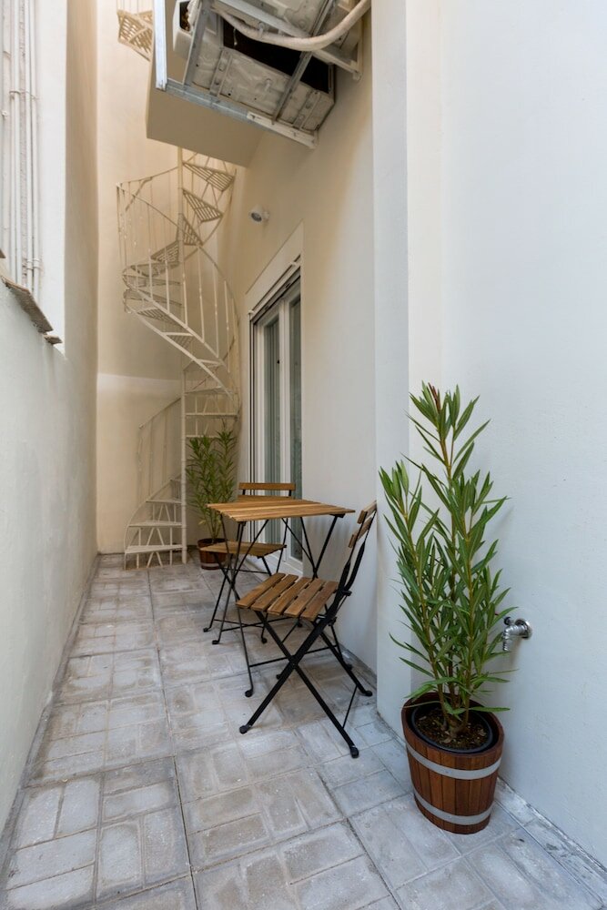 Фото Dinostratus House