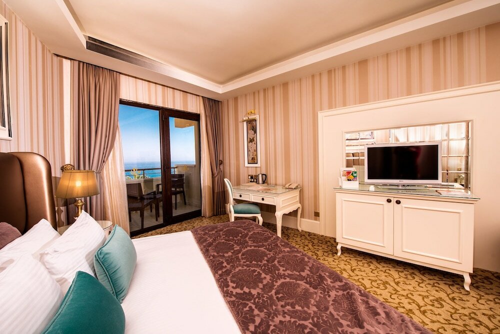 Фото Vuni Palace Hotel