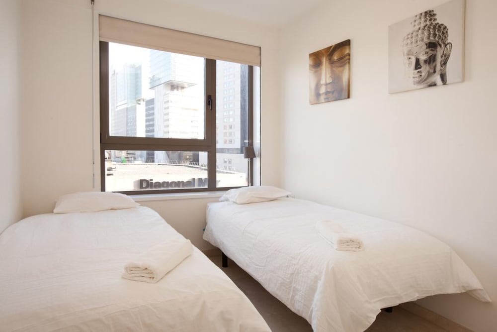 Фото Akira Flats Diagonal Mar