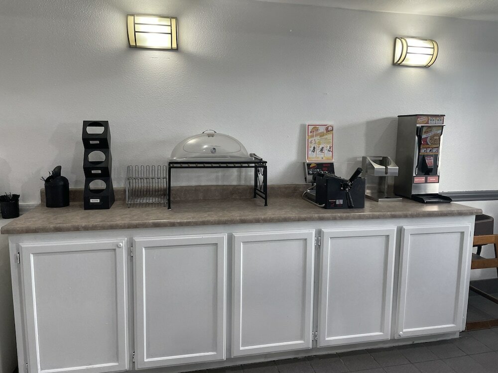 Фото Traveler's Inn