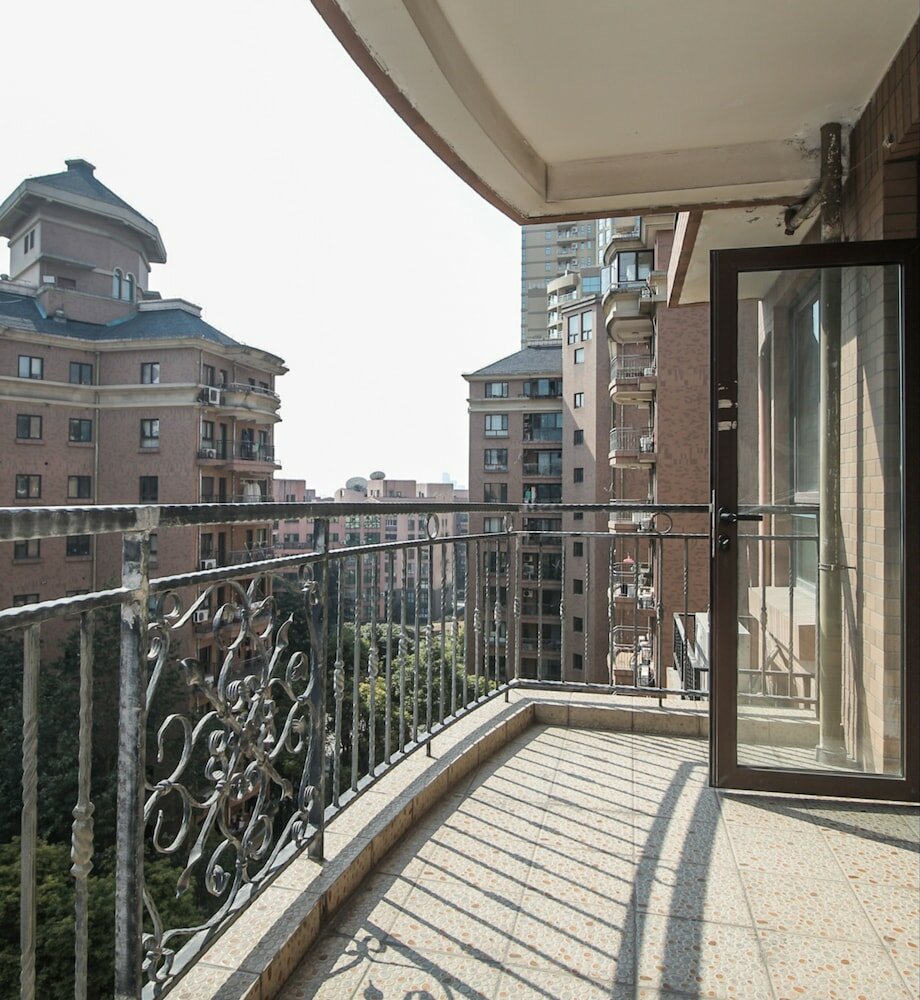 Фото Ellies Apartment Biyun Branch