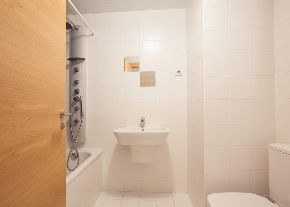 Фото Akira Flats Fira Gran VIA Barcelona