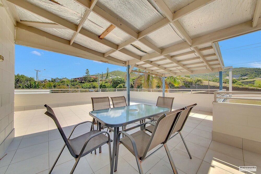 Фото Driftwood On The Beach