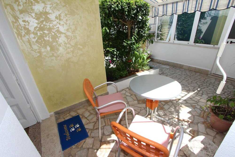 Фото Apartments Knezovic